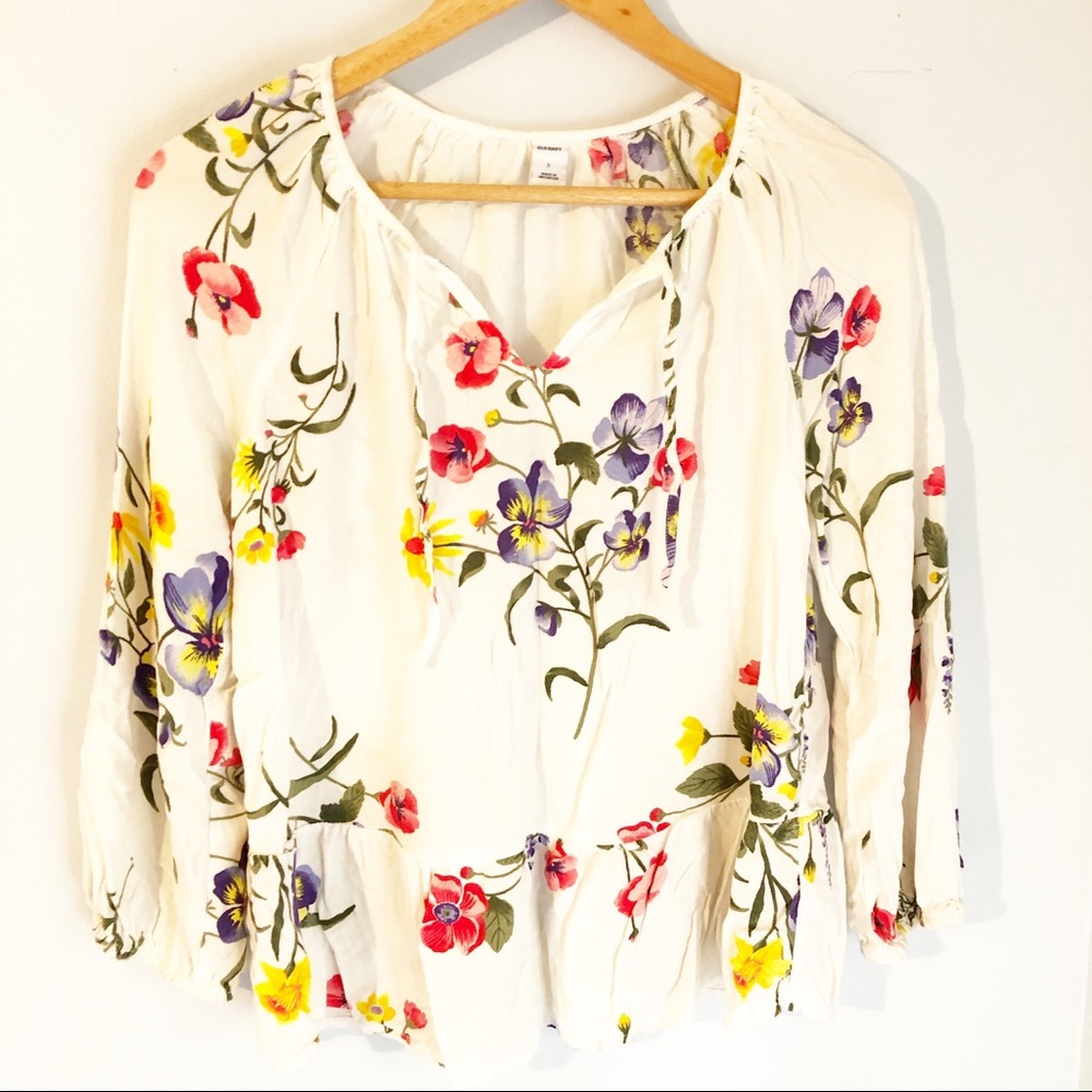 🎉5 for $5 sale!🎉Old Navy white floral print peplum shirt sz small